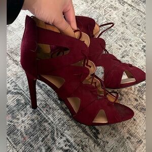 Express maroon heels